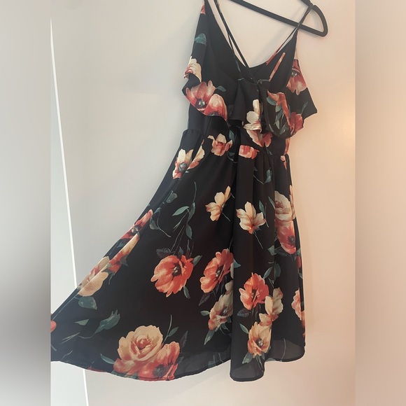 Floral ruffle dress - Picture 3 of 5